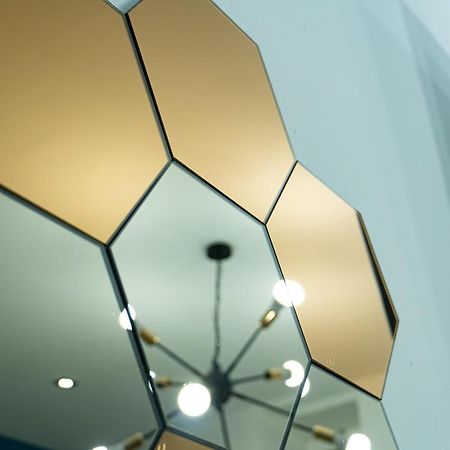 Cozy Apartment Puerta Del Sol & Private Patio マドリード エクステリア 写真
