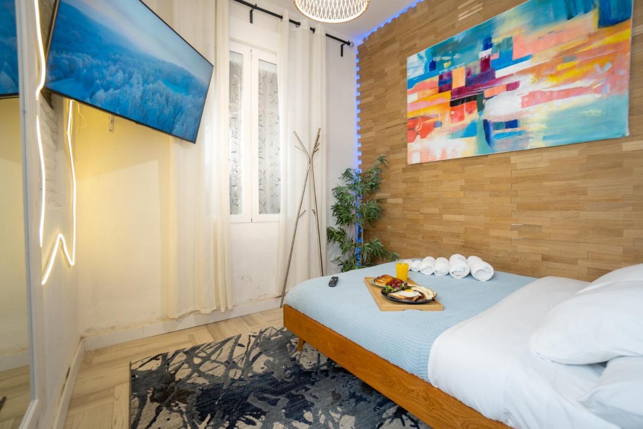 Cozy Apartment Puerta Del Sol & Private Patio マドリード エクステリア 写真