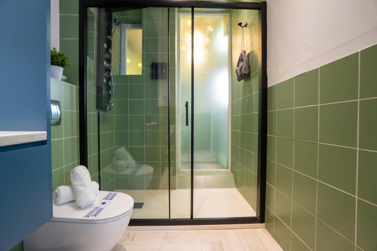 Cozy Apartment Puerta Del Sol & Private Patio マドリード エクステリア 写真