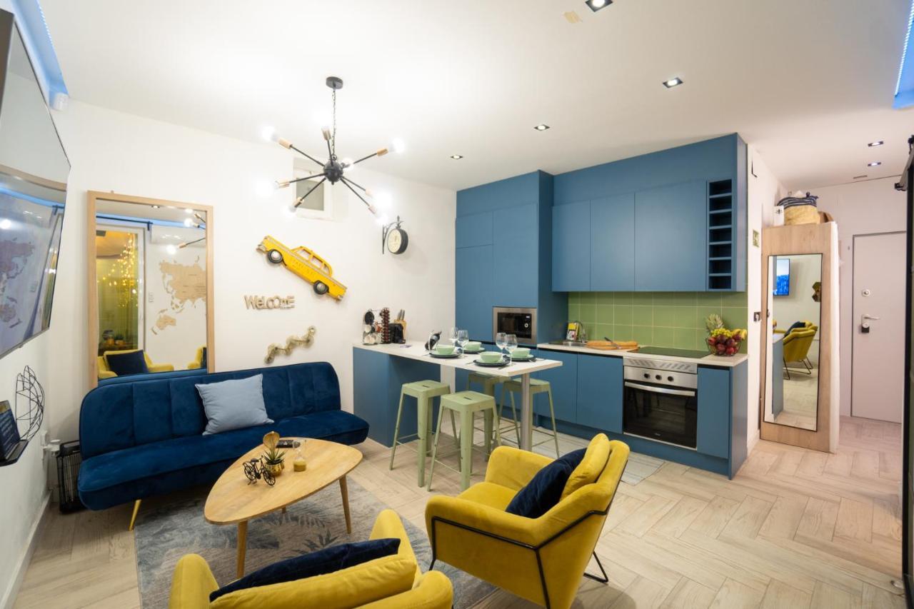 Cozy Apartment Puerta Del Sol & Private Patio マドリード エクステリア 写真