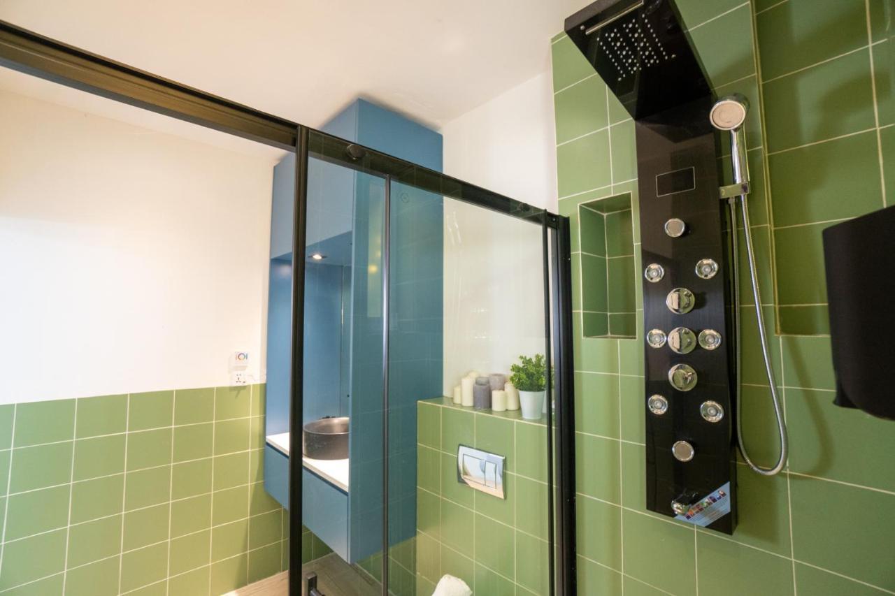 Cozy Apartment Puerta Del Sol & Private Patio マドリード エクステリア 写真