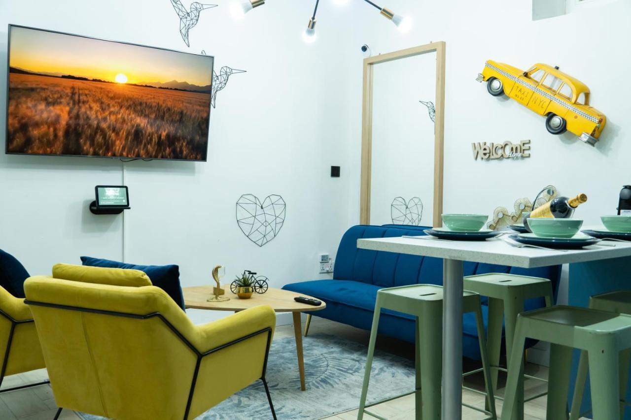 Cozy Apartment Puerta Del Sol & Private Patio マドリード エクステリア 写真