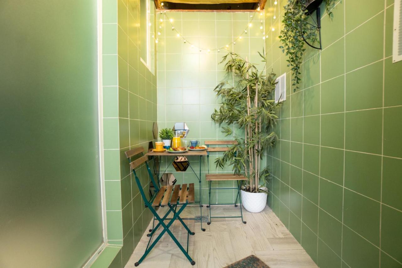 Cozy Apartment Puerta Del Sol & Private Patio マドリード エクステリア 写真