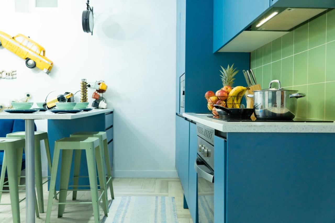Cozy Apartment Puerta Del Sol & Private Patio マドリード エクステリア 写真