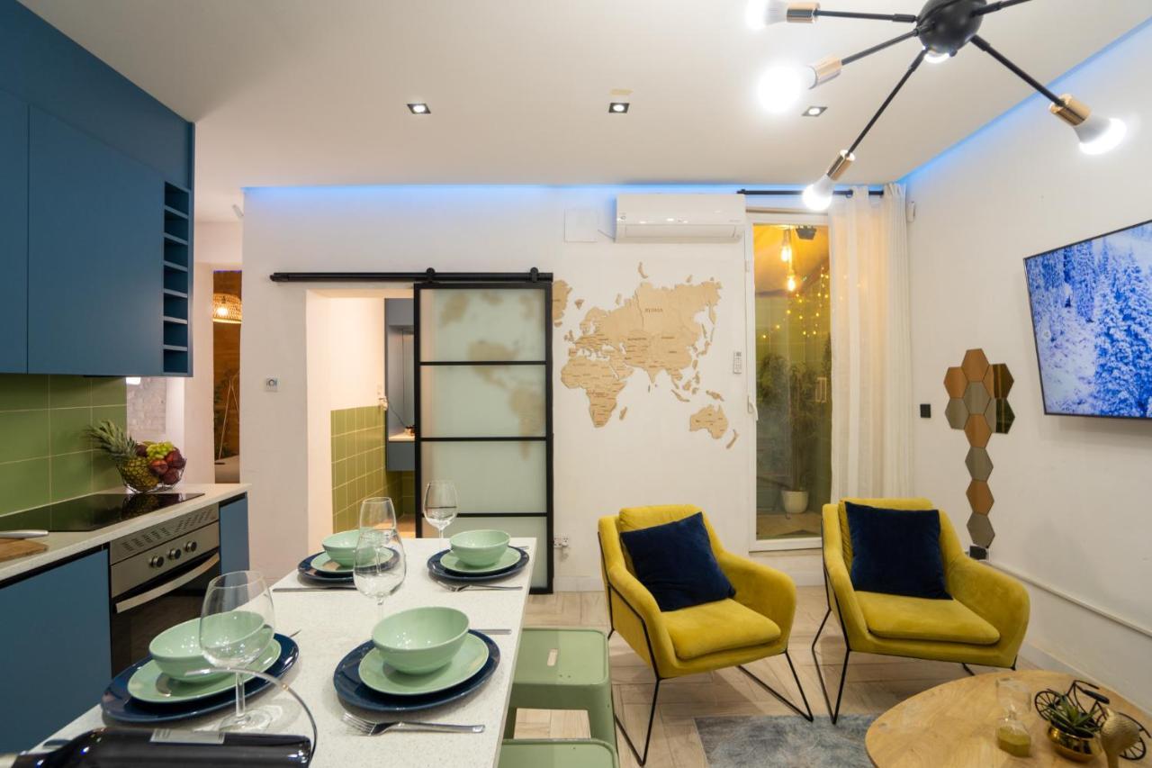 Cozy Apartment Puerta Del Sol & Private Patio マドリード エクステリア 写真